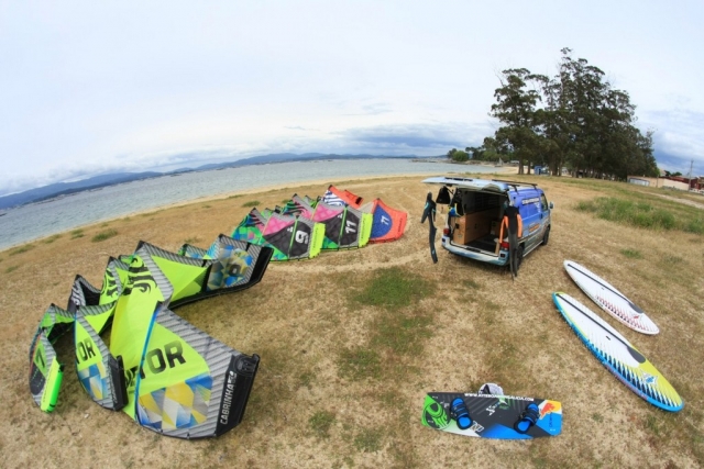  Transporting wetsuits and kites 